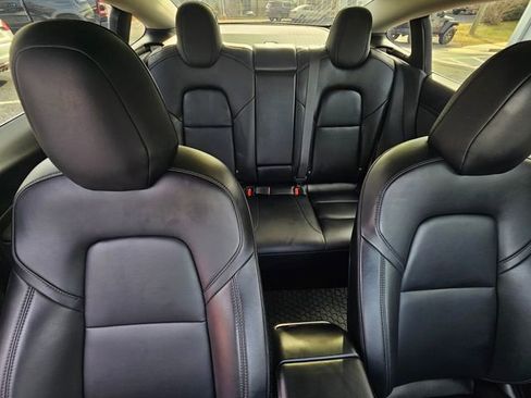 Used 2018 Tesla Model 3 Mid Range image 16