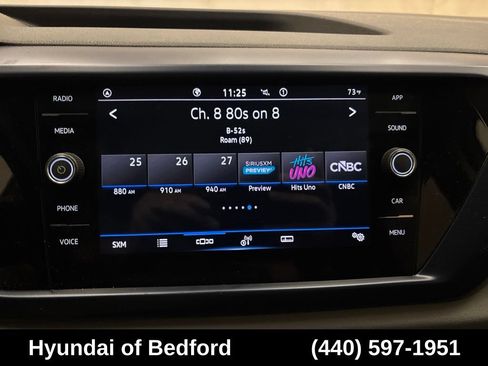 Used 2022 Volkswagen Taos SE w/ Panoramic Sunroof Package FWD image 18