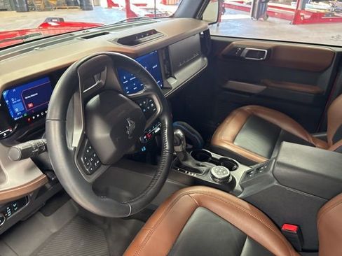 Used 2023 Ford Bronco Outer Banks AWD/4WD image 12