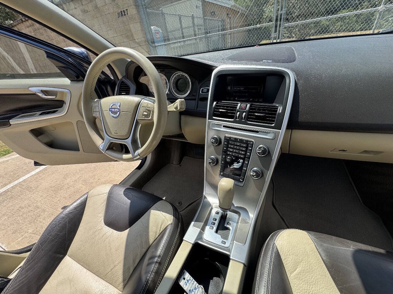Used 2012 Volvo XC60 T6 AWD/4WD image 24