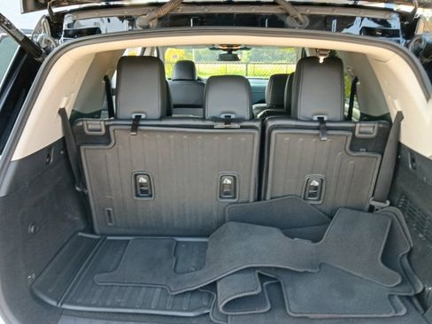 Used 2022 Nissan Pathfinder Platinum w/ Cargo Package FWD image 19