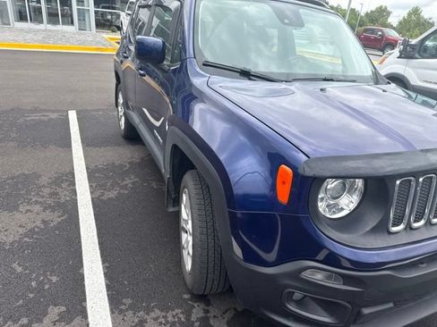 Used 2017 Jeep Renegade Latitude w/ Advanced Technology Group AWD/4WD image 6