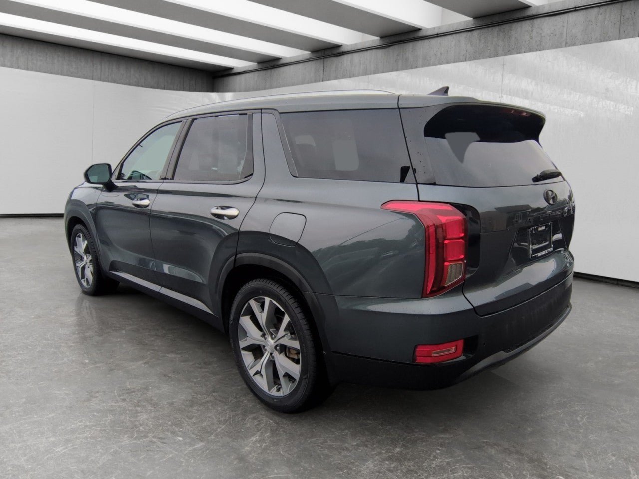 Used 2022 Hyundai Palisade SEL w/ Premium Package FWD image 5