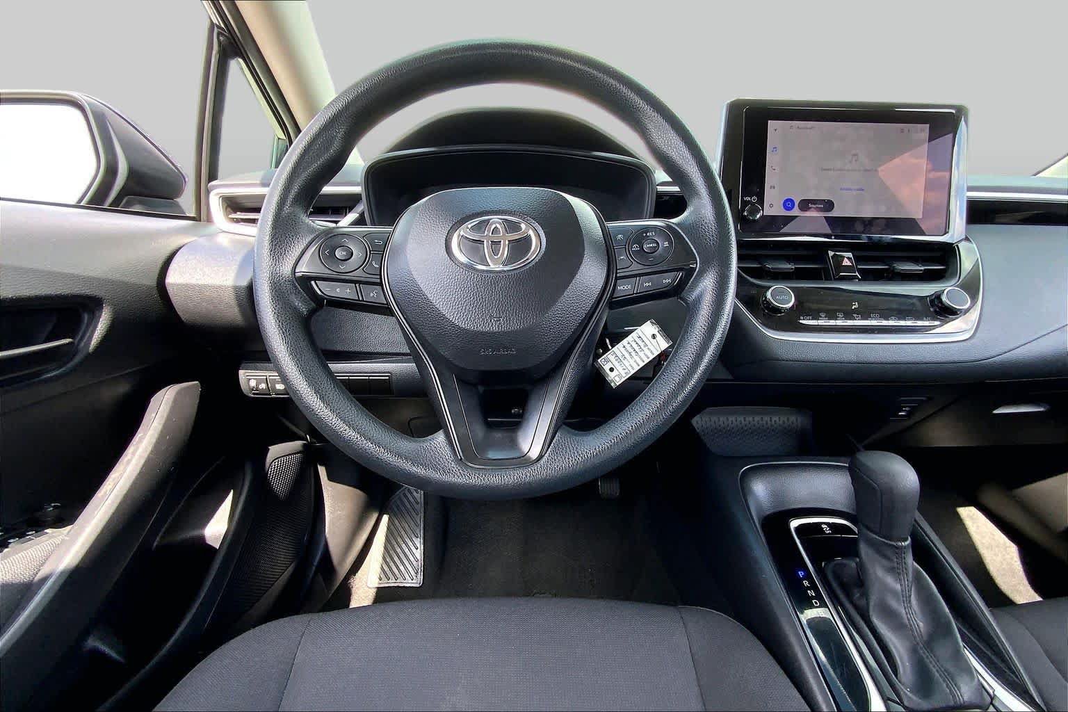 Used 2024 Toyota Corolla LE FWD image 6