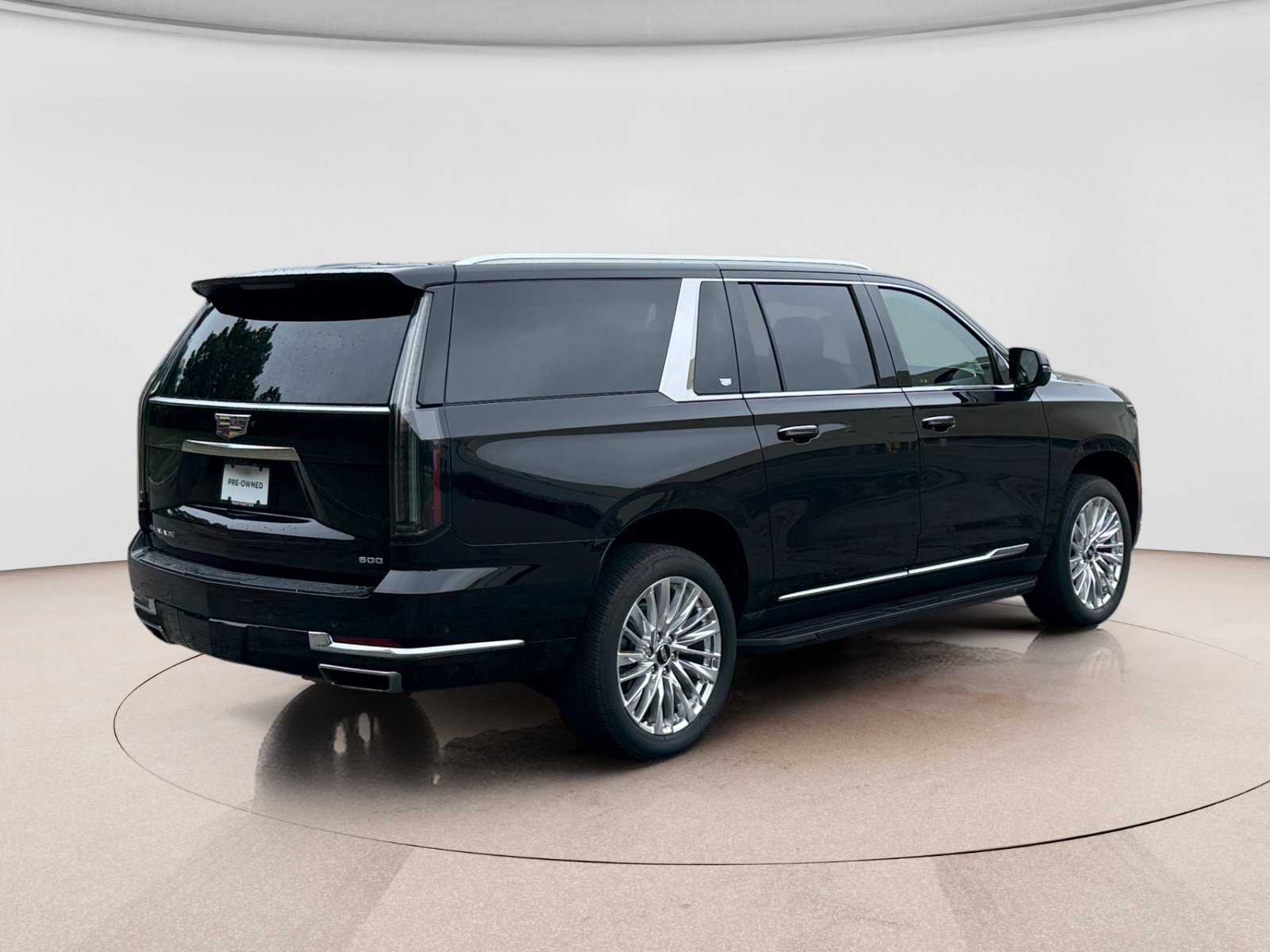 Used 2025 Cadillac Escalade ESV Premium Luxury AWD/4WD image 5