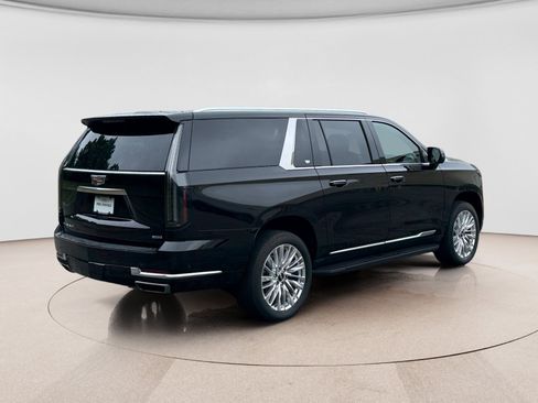 Used 2025 Cadillac Escalade ESV Premium Luxury AWD/4WD image 5
