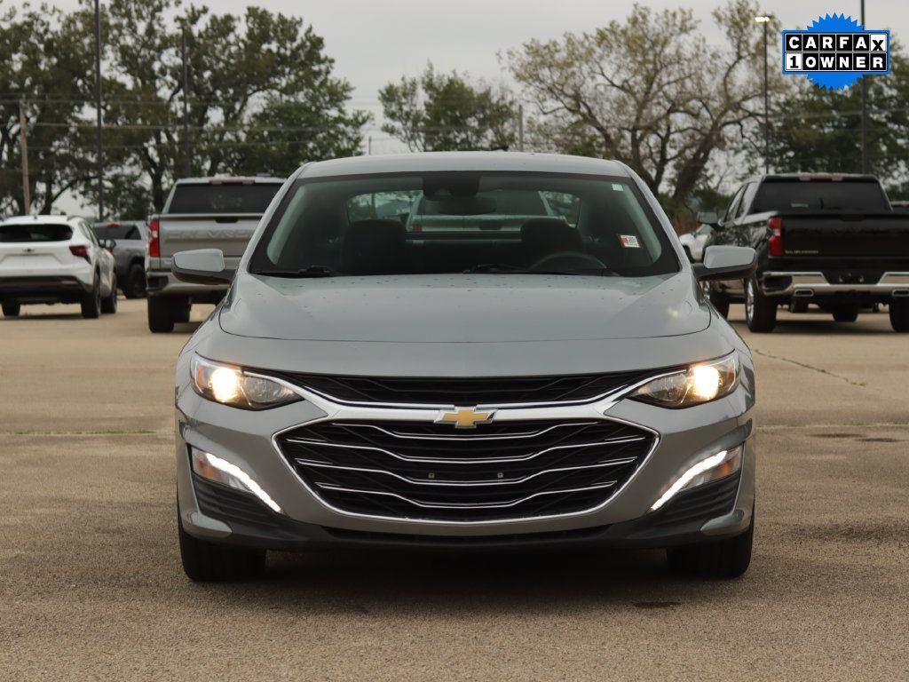 Used 2024 Chevrolet Malibu LT FWD image 2