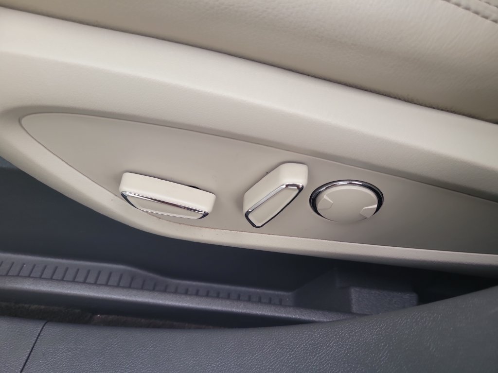 Used 2020 Lincoln Nautilus FWD image 18