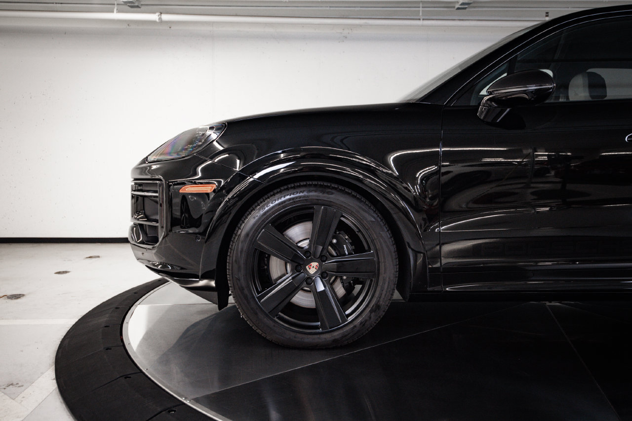 Certified 2026 Porsche Cayenne GTS AWD/4WD image 13