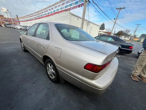 Used 1998 Toyota Camry CE image 4