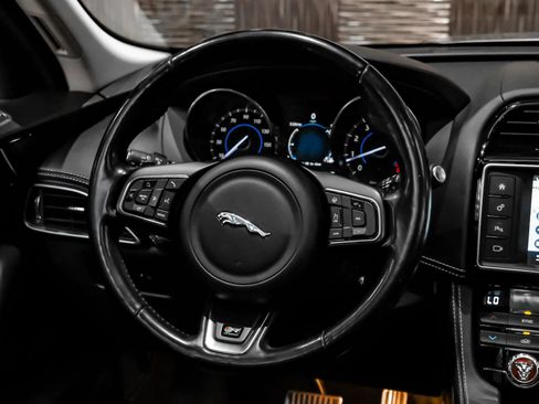 Used 2017 Jaguar F-PACE R-Sport AWD/4WD image 19
