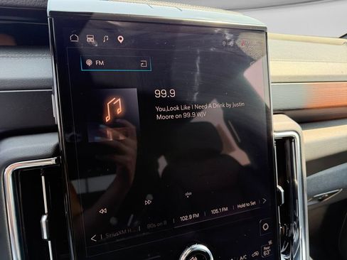 Used 2025 GMC Yukon Denali w/ Sun & Power Step Package AWD/4WD image 27