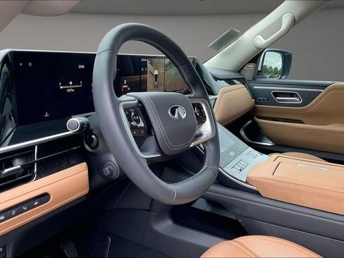 Used 2025 INFINITI QX80 Sensory AWD/4WD image 12