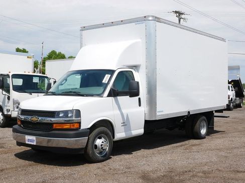 New 2025 Chevrolet Express 4500 Extended RWD image 2