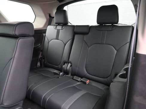 Used 2025 Honda Pilot EX-L image 24