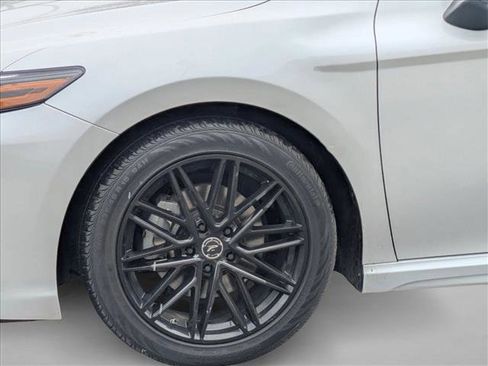 Used 2021 Toyota Camry XSE image 9