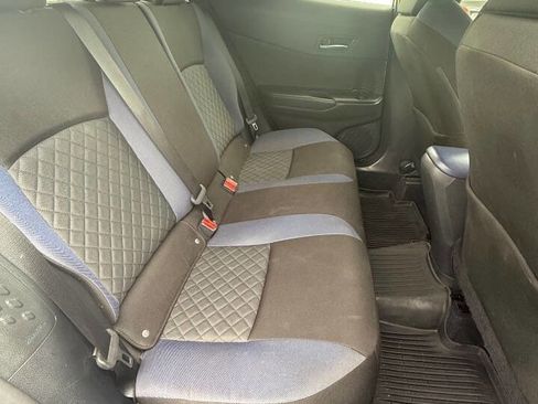 Used 2020 Toyota C-HR XLE image 19