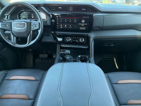 Used 2024 GMC Sierra 1500 AT4 w/ Technology Package AWD/4WD image 9