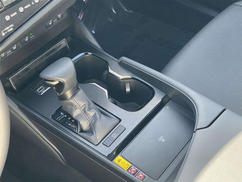Used 2024 Lexus ES 350 w/ Premium Package image 17