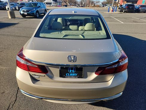Used 2017 Honda Accord EX-L image 5