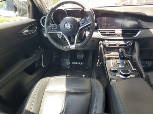 Used 2018 Alfa Romeo Giulia RWD image 15