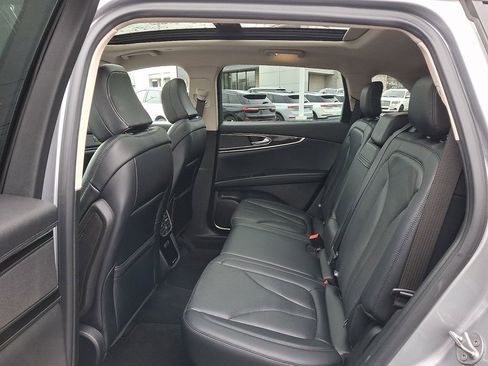 Certified 2022 Lincoln Nautilus Reserve image 10