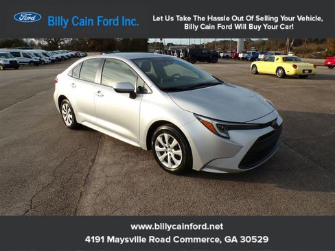 Used 2024 Toyota Corolla LE image 1