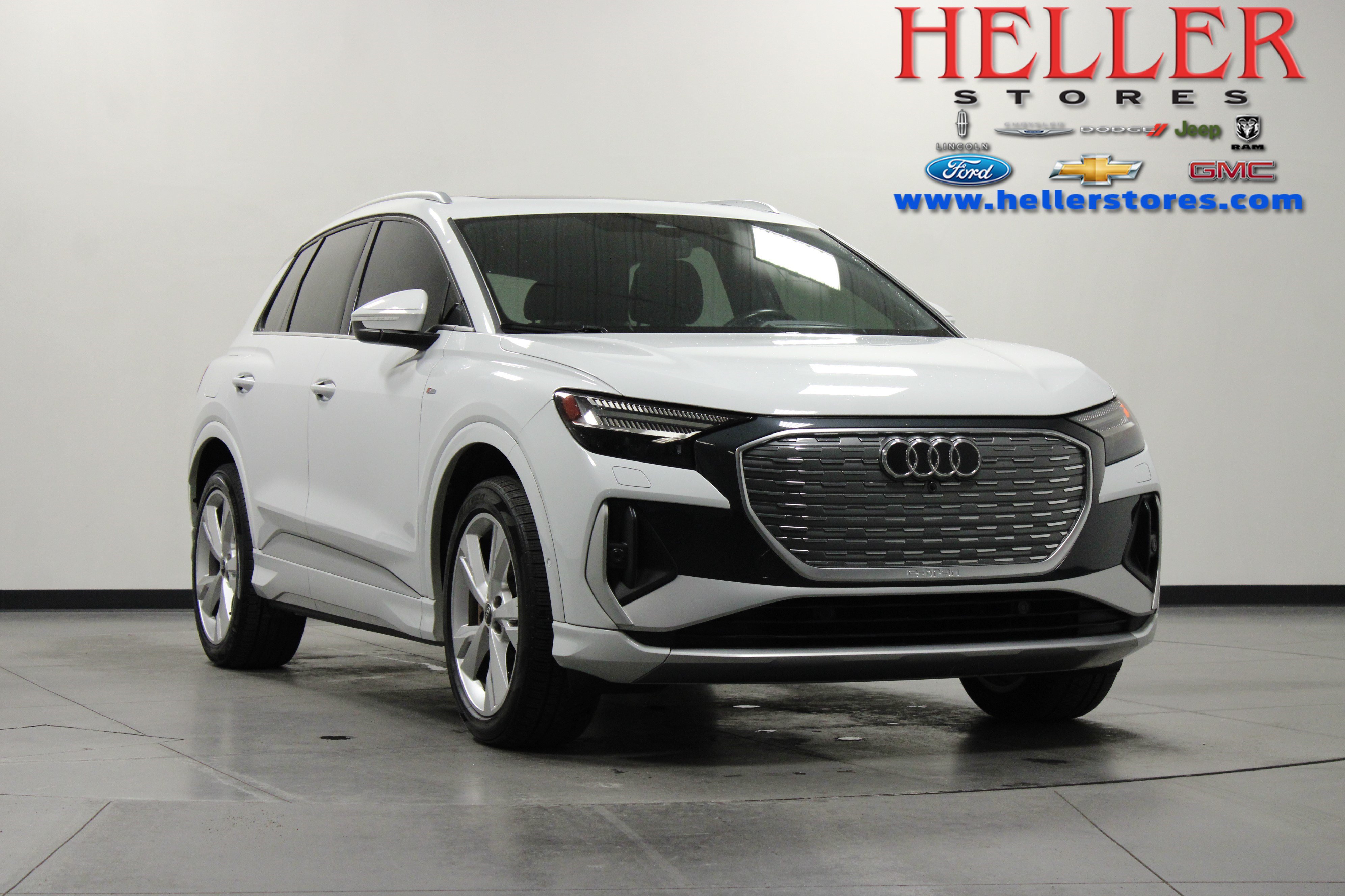 Used 2023 Audi Q4 e-tron Prestige w/ 20" Wheel Package AWD/4WD image 1