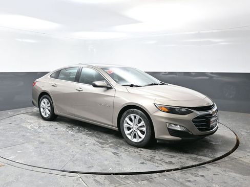 Used 2025 Chevrolet Malibu LT FWD image 5