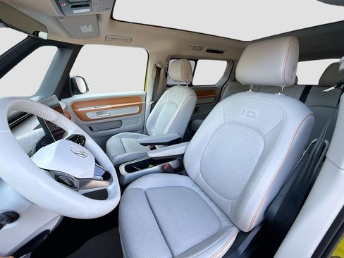 Used 2025 Volkswagen ID. Buzz 1st Edition image 22