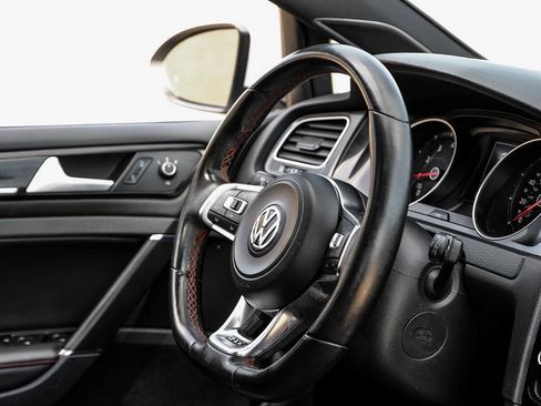 Used 2016 Volkswagen GTI SE w/ Lighting Package (SEL) FWD image 15