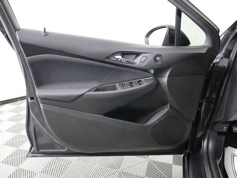 Used 2017 Chevrolet Cruze LT image 12