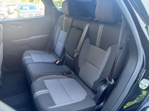 Used 2025 Chevrolet Blazer LT FWD image 33