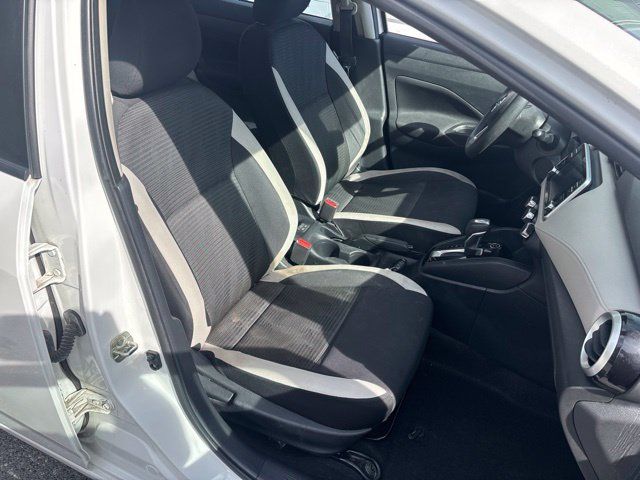 Used 2021 Nissan Versa SV FWD image 8