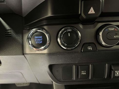 Used 2021 Toyota Tacoma TRD Sport image 25