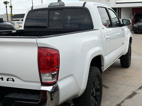 Used 2017 Toyota Tacoma SR5 w/ Tow Package RWD image 7