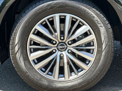 Used 2022 Nissan Armada SL w/ Captain's Chairs Package image 28