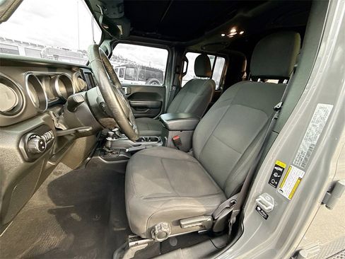 Used 2022 Jeep Gladiator Sport image 15