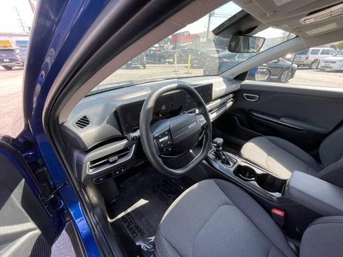 Used 2025 Kia K4 FWD image 35