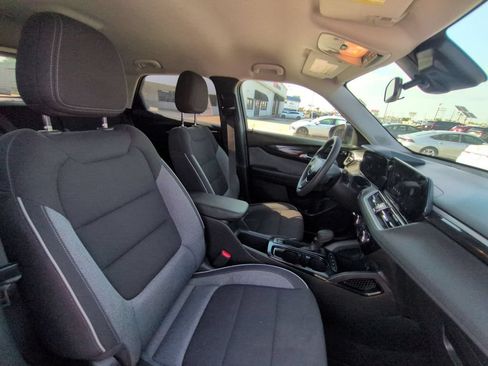 Used 2025 Chevrolet TrailBlazer LT AWD/4WD image 30