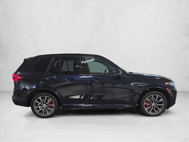 Used 2024 BMW X5 xDrive40i w/ M Sport Package AWD/4WD image 4