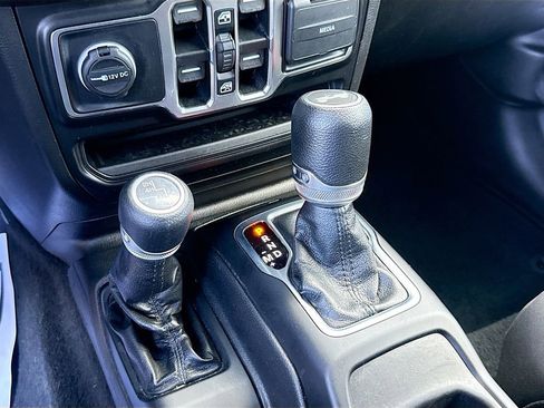 Used 2021 Jeep Wrangler Unlimited Sport AWD/4WD image 17