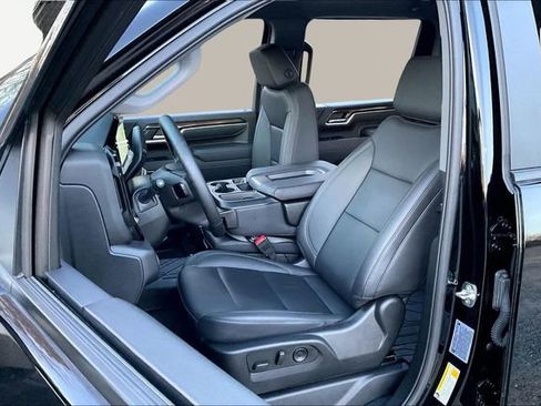 Used 2025 Chevrolet Silverado 2500 LT w/ Leather Package image 15