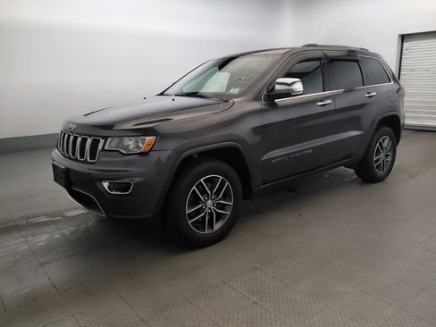 Used 2018 Jeep Grand Cherokee Limited AWD/4WD image 2