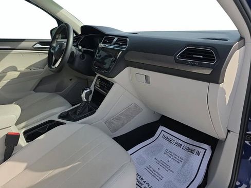 Used 2022 Volkswagen Tiguan SE AWD/4WD image 19