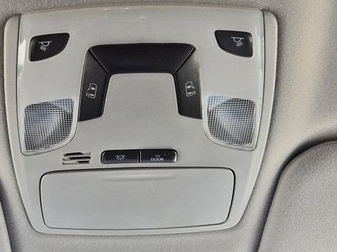 Used 2012 Toyota Sienna LE FWD image 23