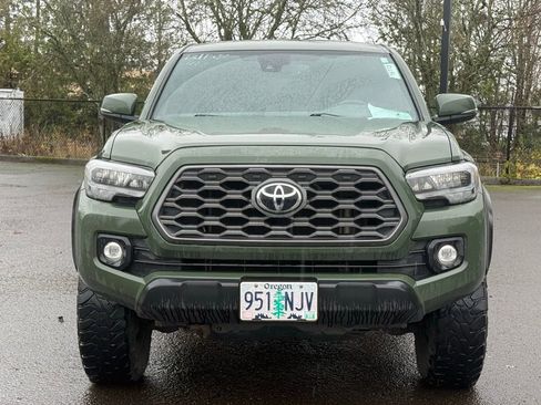 Used 2021 Toyota Tacoma TRD Off-Road w/ Technology Package image 8