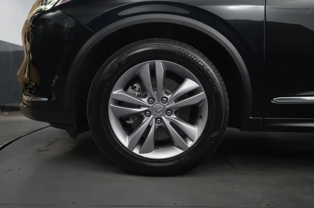Used 2022 Acura MDX SH-AWD image 9