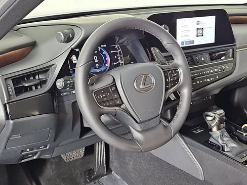 Used 2025 Lexus ES 350 w/ Premium Package FWD image 16