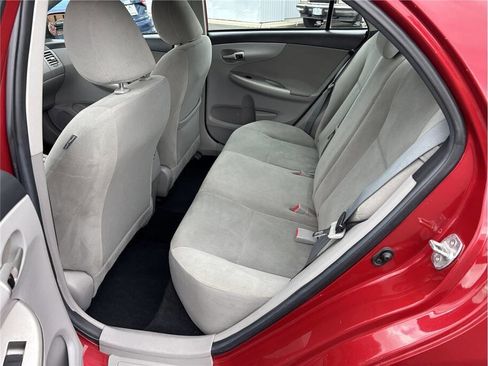 Used 2013 Toyota Corolla LE FWD image 12
